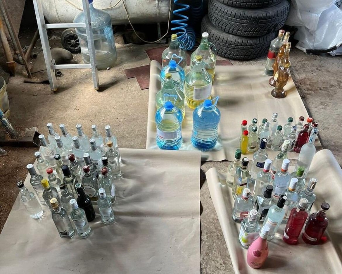 Nielegalna bimbrownia na Podkarpaciu zlikwidowana. 66-latkowi grozi więzienie [ZDJĘCIA]