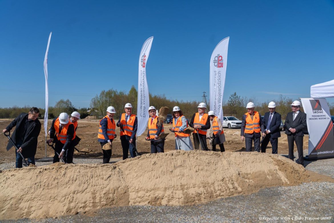 Drogowa rewolucja na Podkarpaciu. Milionowa inwestycja, połączenie z A4 i plany na lotnisko