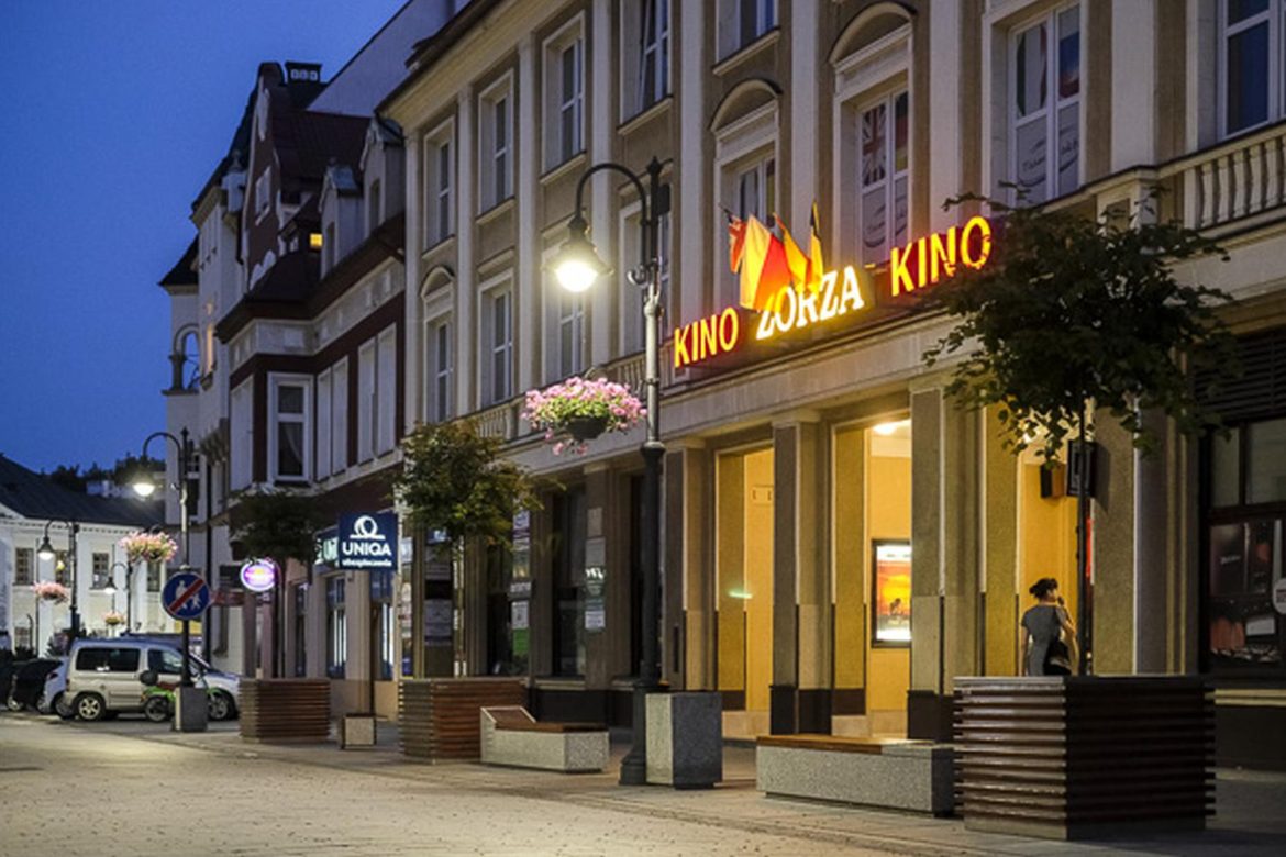 Filmowy maj w kinie Zorza. Wielkie premiery, kultowe powroty i filmowe niespodzianki