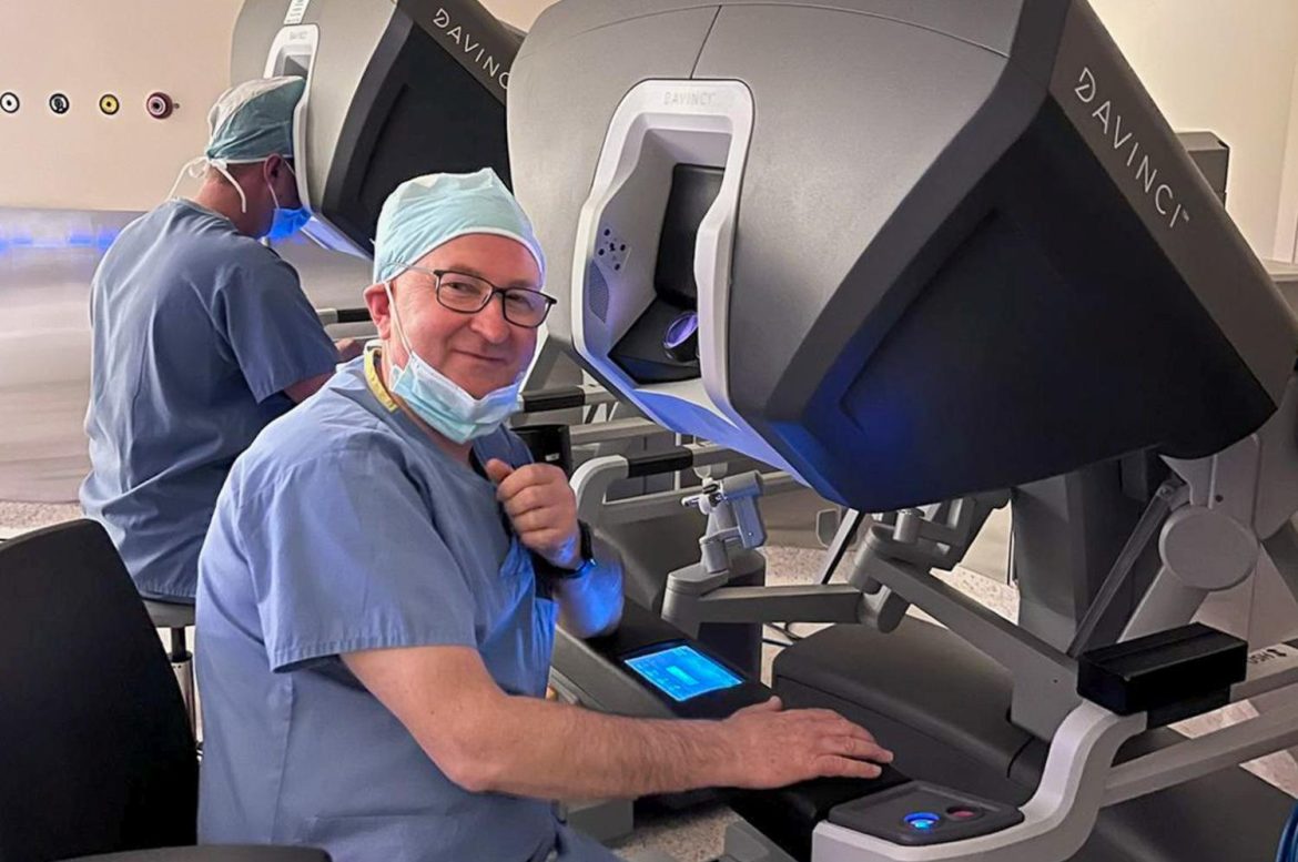 500 operacji robotem da Vinci. Lekarz z Rzeszowa w krajowej czołówce [ZDJĘCIA]
