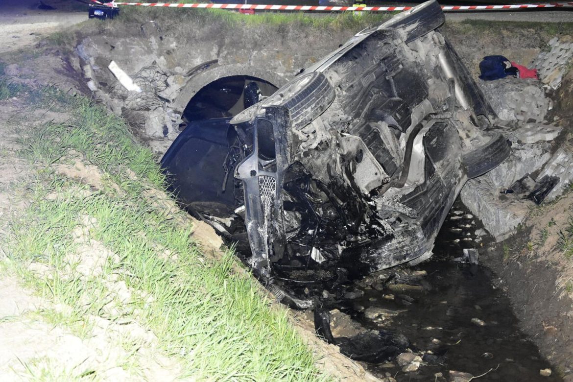 Pijany kierowca BMW doprowadził do dramatu. Wiózł trzech pijanych pasażerów [ZDJĘCIA]